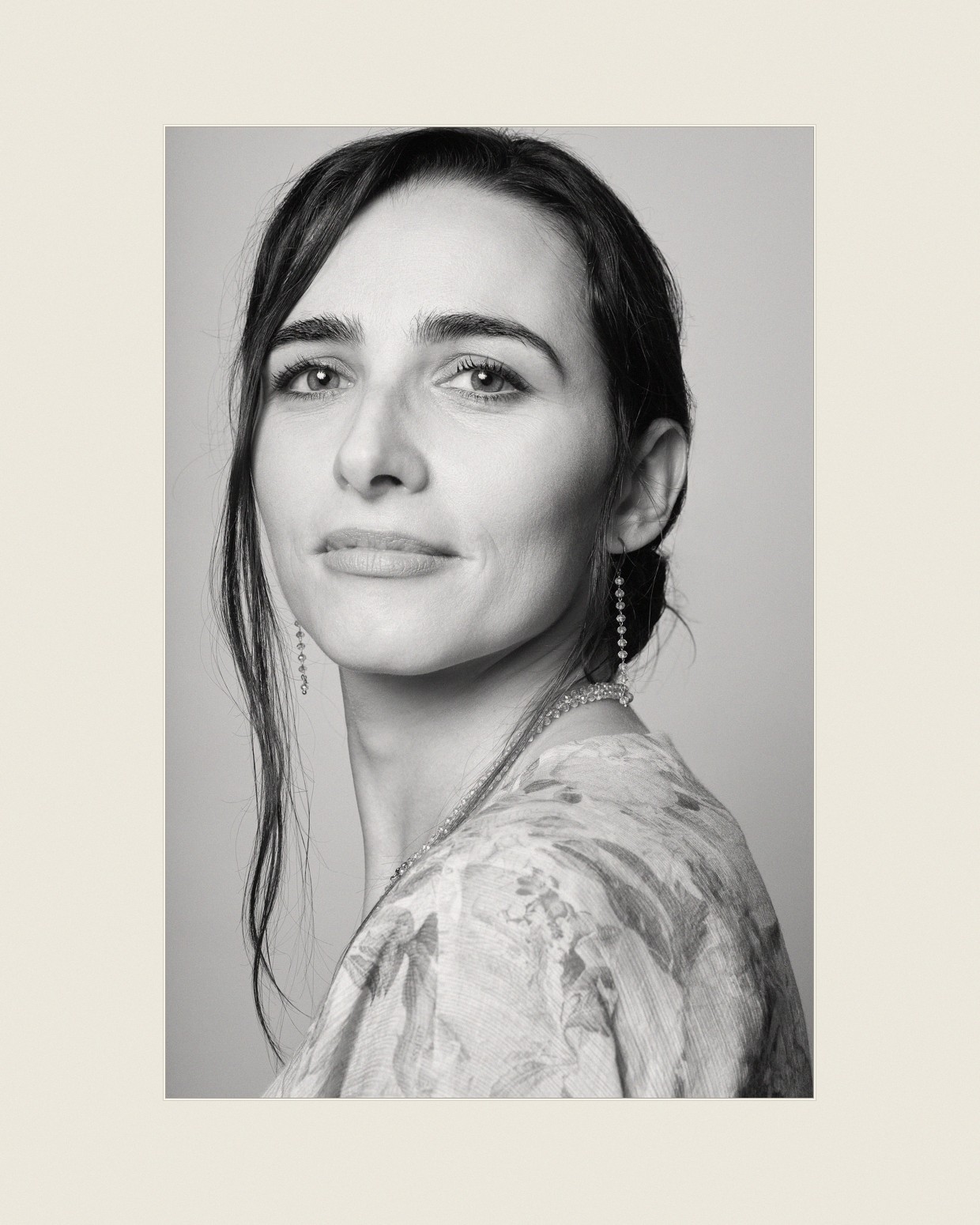 Stampa con passepartout: ritratto femminile delicato